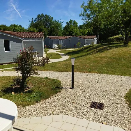 Le Hameau De Saintonge בית נופש