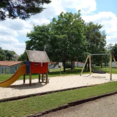 בית נופש Le Hameau De Saintonge *