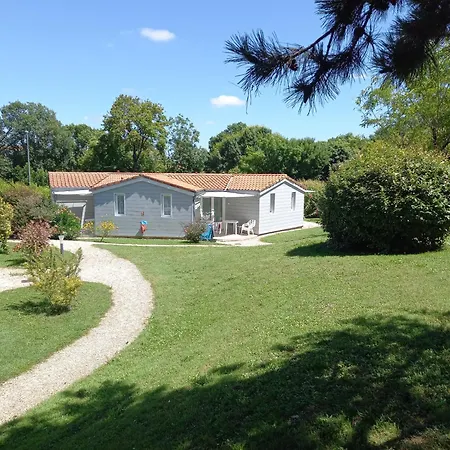 בית נופש Le Hameau De Saintonge *